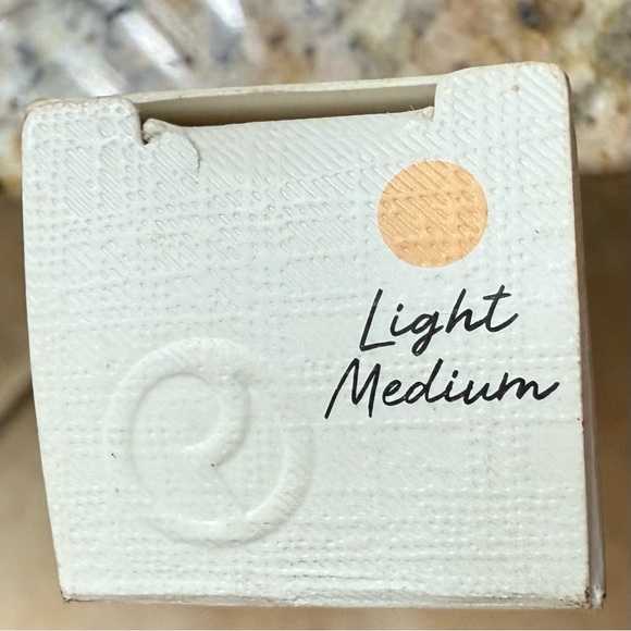 Rare Beauty Under Eye Brightener - Picture 2 of 4